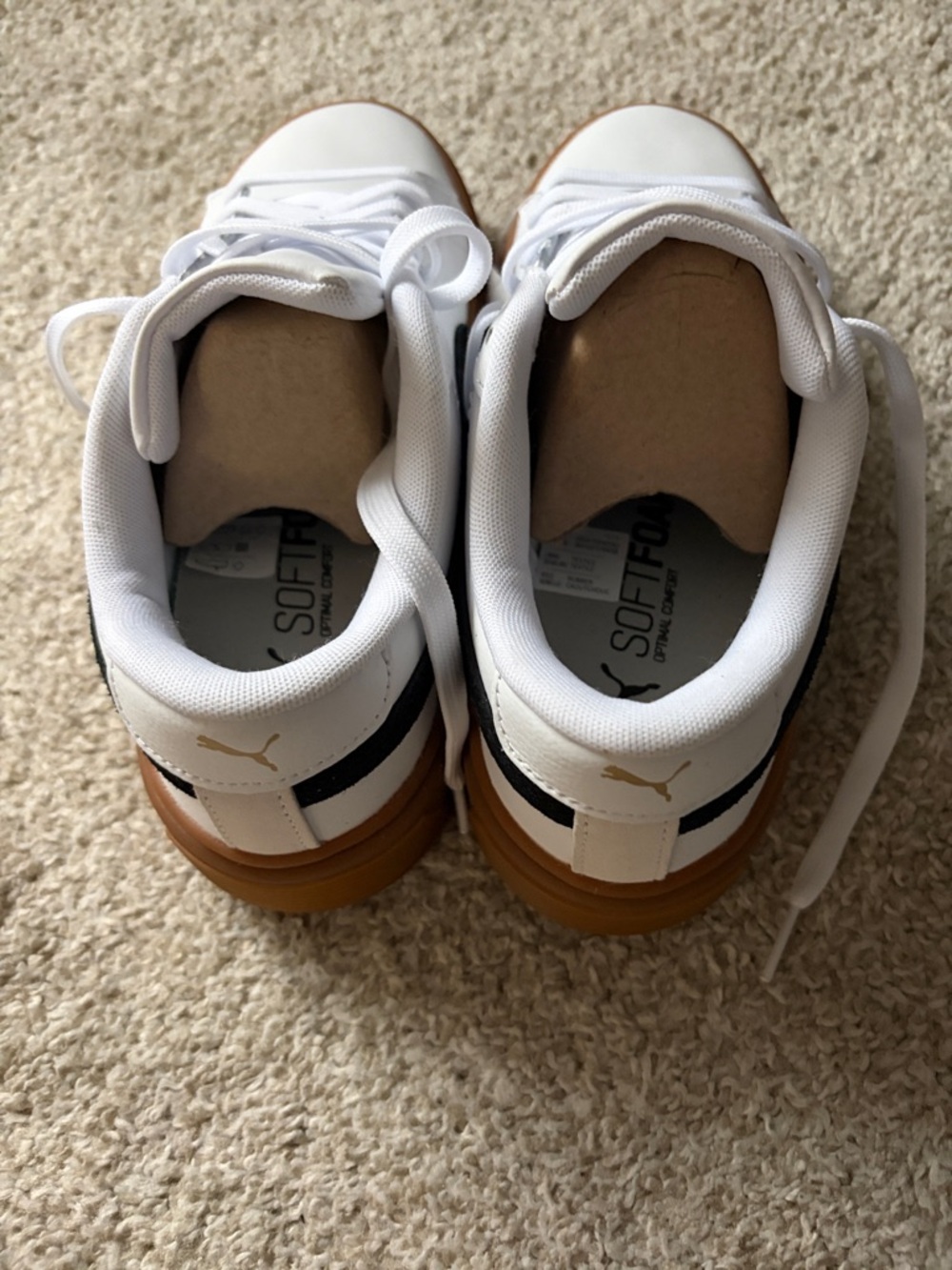 NWT✅ Puma White Sneakers with Gum Sole and Black Stripe - Picture 2 of 4